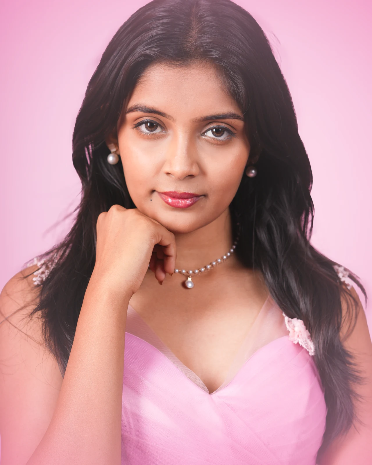 Sweet Rosy Glow & Pearl Minimalist Choker